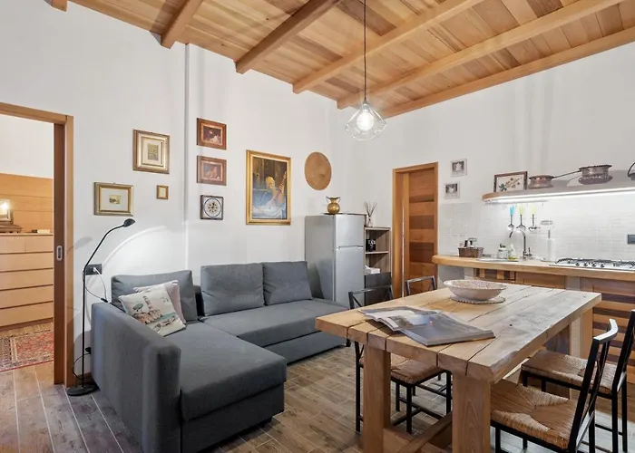 La Casa Di Pietra Di Moltrasio! Moltrasio